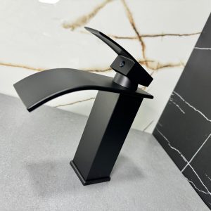 LLAVE LAV MONOCONTROL VICTORIA BAJA BLACK